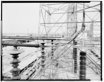 Long Beach Steam Station, Plant #3 - Detail of insulators and cable connections on Take-off Tower