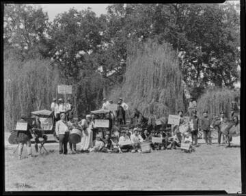 P1.1 - Group Portraits - Picnic at Visalia in Mooney Grove