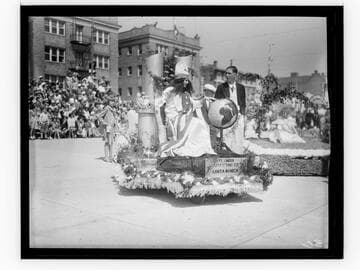 Columbia Outfitting Company float in the Ocean Park Baby Parade