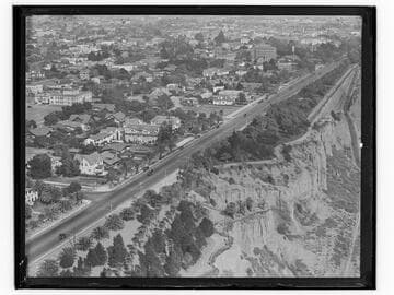 Aerial view of streets above bluff, California Incline, Santa Monica, California