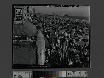People traveling the Ocean Front Walk near the Denver Hotel, Ocean Park