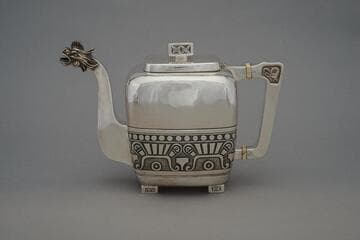 Tea pot