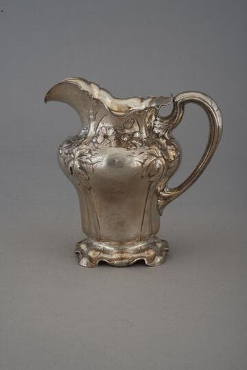 Martelé Tea Service, Creamer