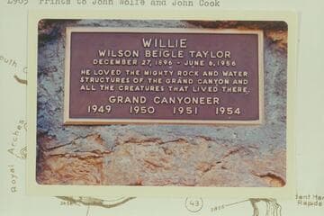Plaque at Willie Taylor's grave