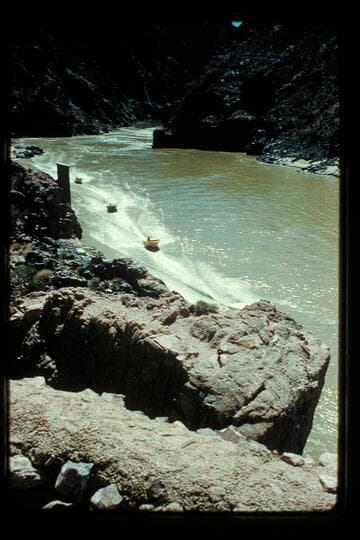 Four boats cruise down to Bright Angel Creek