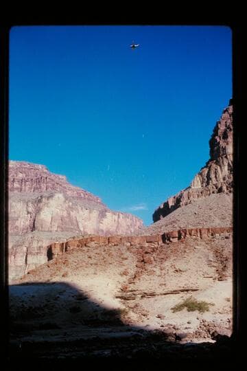 Hudgin plane over Fossil Rapids