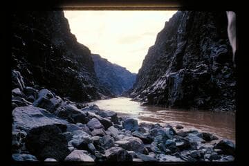 Up river from head of 232 Mile Rapids, left bank
