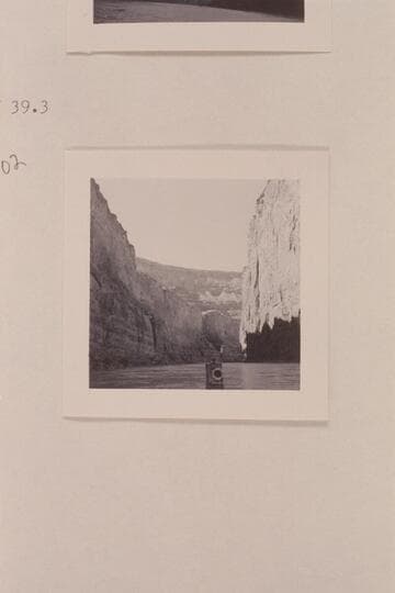 Left wall near dam site at Mile 39 1/2 showing crack.  Looking upstream