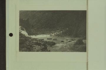 Lava Cliff Rapid looking upstream.  40 rocks exposed.  The water is extremely low