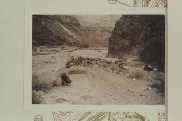 Wall 1/2 mile south of mouth of Peach Springs Wash