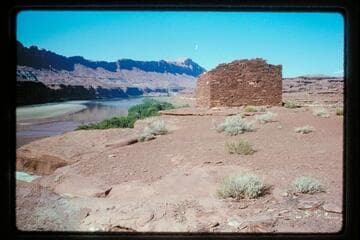 Ruin at White Canyon