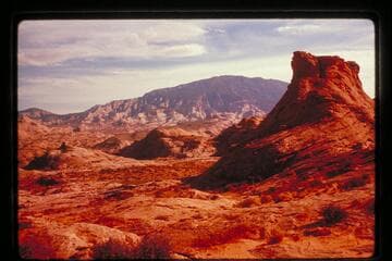 Formation at rim of joint, southwest Nasja