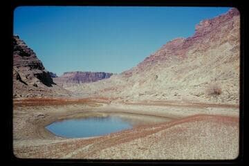 Pool upper end dry course, rapid no. 3, left bank