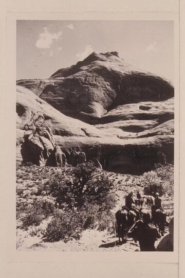 Cha Butte from the bottom of Bald Rock Canyon