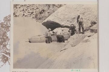 Repairs and lunch below Grapevine Rapid