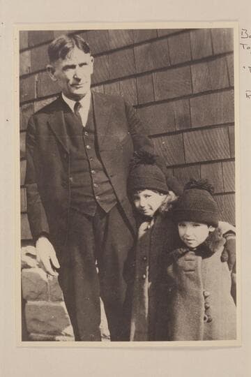 Roland Lee Flavell and his two children.  Born 1868, Mar. 17.  Told his daughter he was born in Jefferson, New Jersey.  "They were all born the same place."  Roland Lee Flavell died 1932, Apr. 01.  [children:  Mildred and Anna]