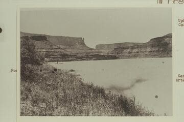 Downriver in Labyrinth Canyon from Mile 42.8 at the mouth of Upheaval Canyon and Mineral Canyon.  The finger is at the end of the mesa running out to Fort Bottom