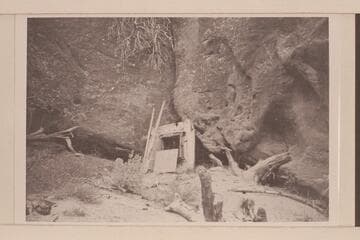 The stern of the "Lota-Ve" at foot of Triplet Rapid