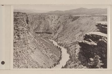 Downriver in Red Canyon from upper lookout point near Green River Lakes