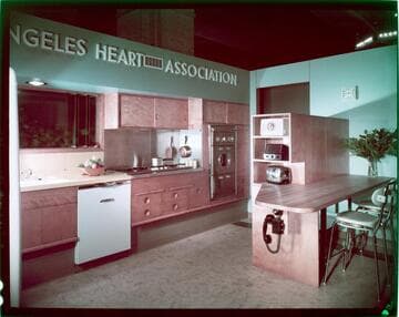 [Kitchen for the housewife with heart disease]