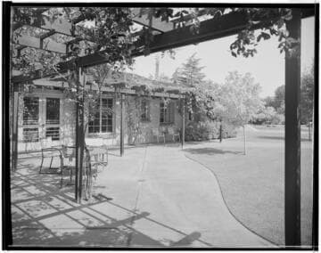 Thomas Church gardens for Joseph E. Howland: W. A. Crockett residence