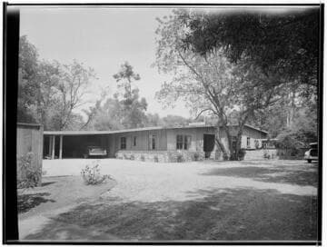 Hall, Zola, residence