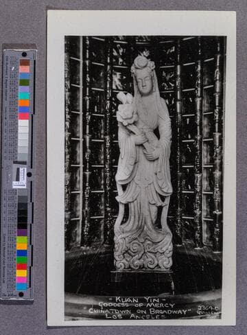 Statue of  Kuan Yin (Guanyin, 观音), Goddess of Mercy