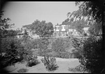 Niven, Mr. and Mrs. Van Cott, residence