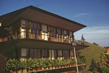 [Set-up at Weston Havens residence]