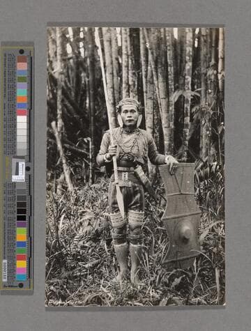 Indigenous people; studio portraits; large group portraits