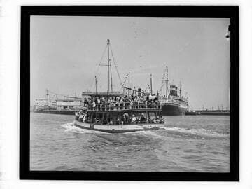 Catalina Island tour boat returning to Los Angeles Harbor, San Pedro Bay