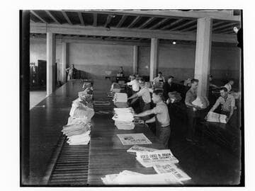 Herald Express, packaging papers