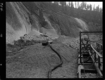 Big Creek - Mammoth Pool - Drain pipe in rock-fill toe