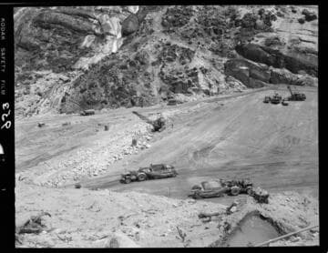 Big Creek - Mammoth Pool - Placing upstream rip-rap