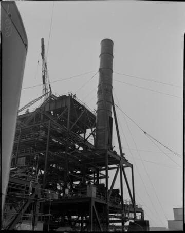 Stack erection at Etiwanda construction site