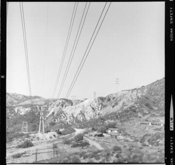 Stringing conductors on aesthetic double-circuit transmission towers