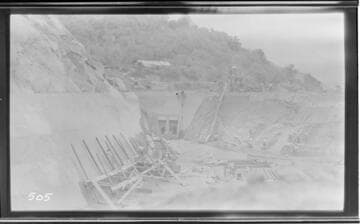 A construction crew working on the regulating reservoir at Kaweah #3 Hydro Plant