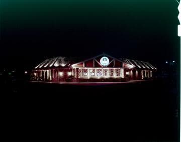 Commercial-industrial customers - International House of Pancakes exterior