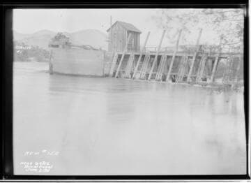 Borel : Headgates at intake