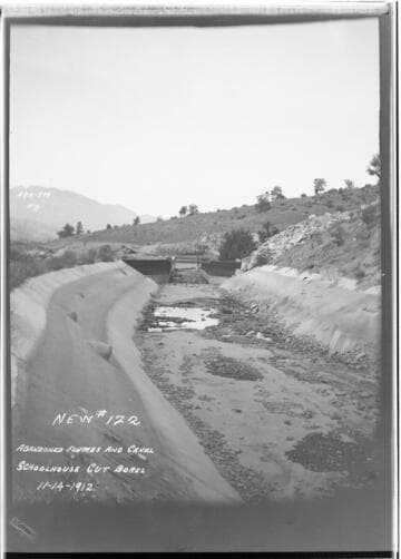 Borel : Abandoned canal and flume