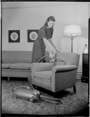 Universal Vacuum Cleaner & La Nelle Smith