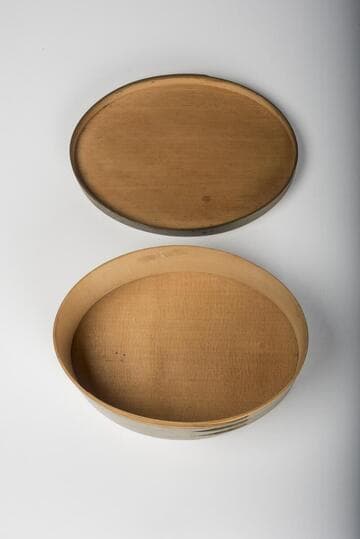 Oval Shaker Box