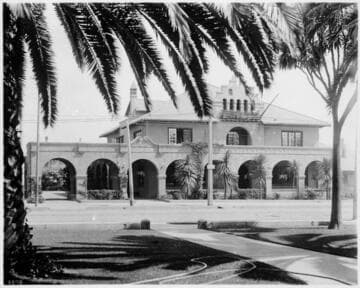 Exterior view of Friday Morning Club, 1905