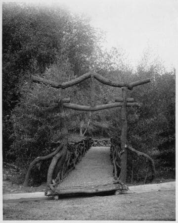 Entry gate to Japanese garden, 1913-1915