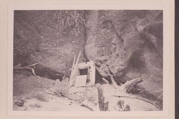 The stern of the "Lota-Ve" at the foot of the Triplet Rapid