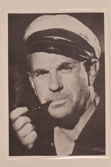 Glen Robert Kershner.  Kershner was a member of the Pathe-Bray crew of 1927.  From the photo on the dust jacket of "Brown Barriers," Glenn Robert Kershner, Murray & Gee