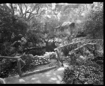 Garden scene, Oaklawn Drive, South Pasadena. 1927