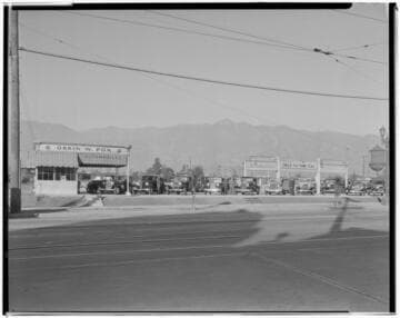 Orrin Fox used automobile lot, 2345 East Colorado, Pasadena. 1933