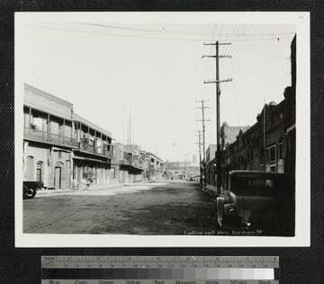 Looking east along Apalabasa St